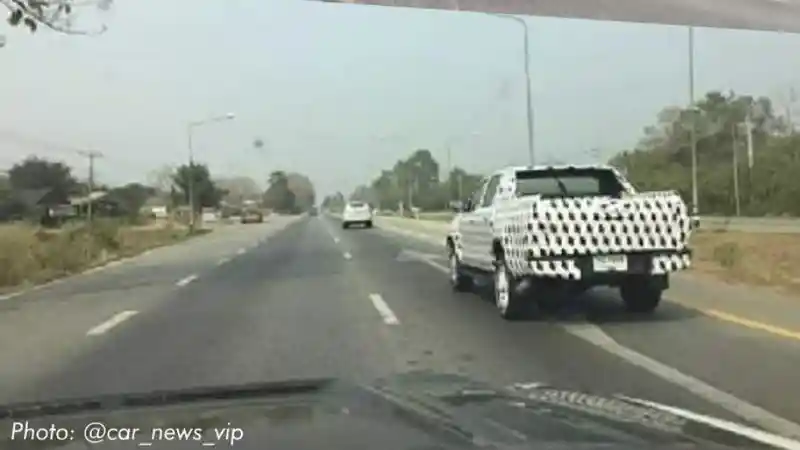 Foto - Tak Hanya Fortuner, Hilux Juga Bakal Mendapatkan Penyegaran