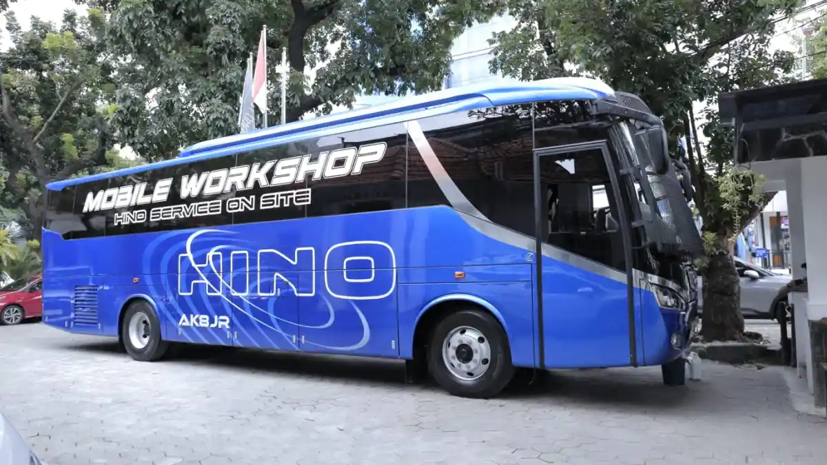 Berita - Ratusan Jenis Part Hino Tersedia Di Posko Mudik Hino 