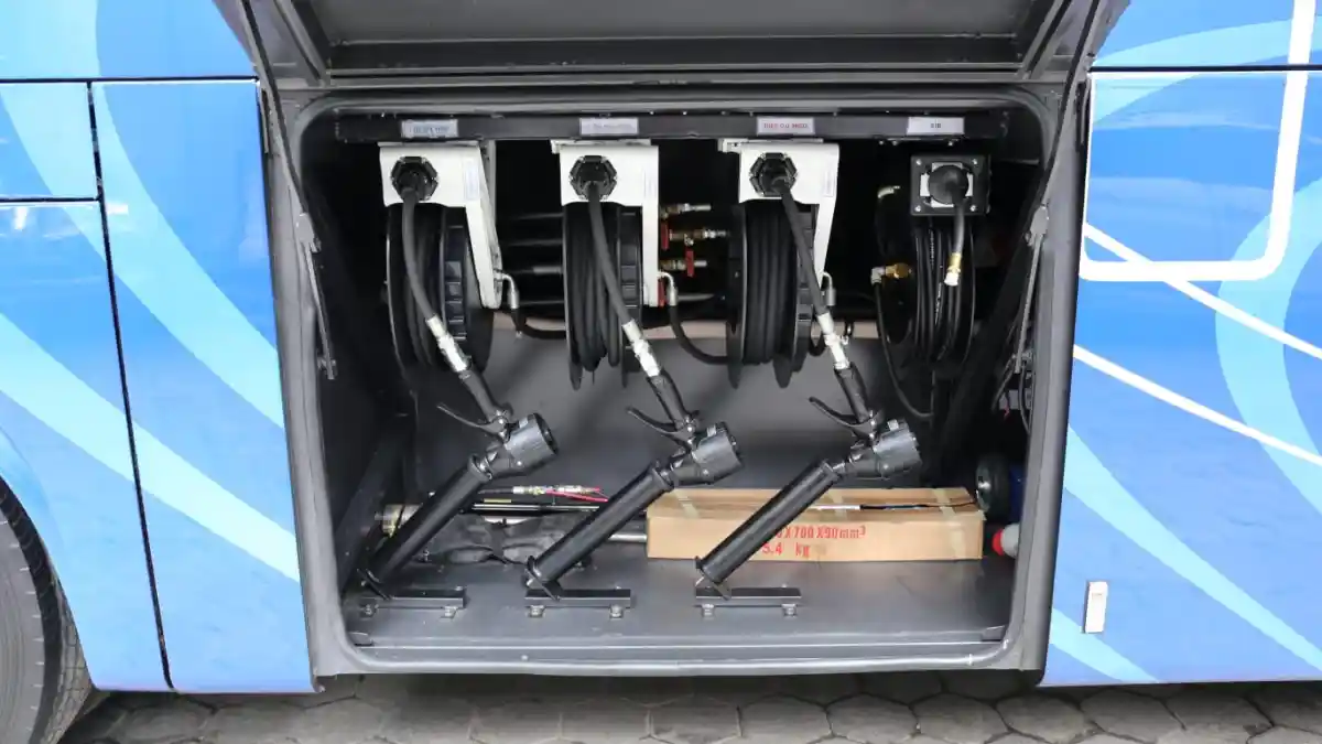 Foto - Ratusan Jenis Part Hino Tersedia Di Posko Mudik Hino