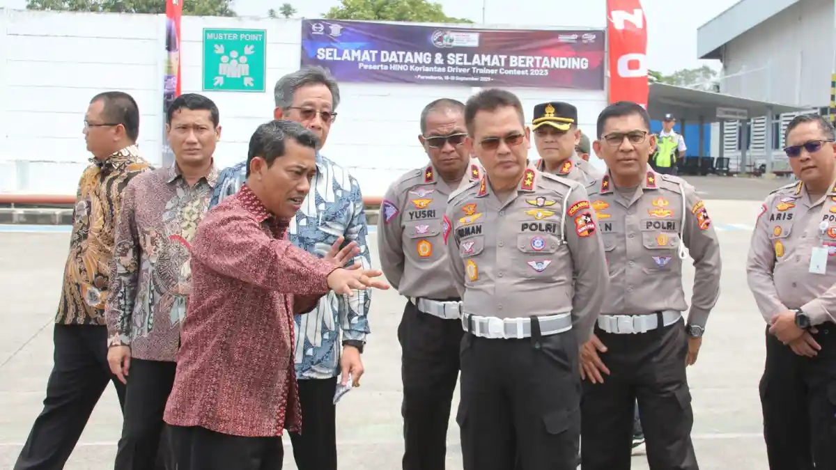 Foto - Hino Gelar Korlantas Driver Trainer Contest