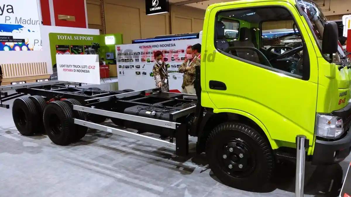 Foto - Kini Giliran Hino300 - 136 MDLR Rambah Wilayah Jawa Tengah