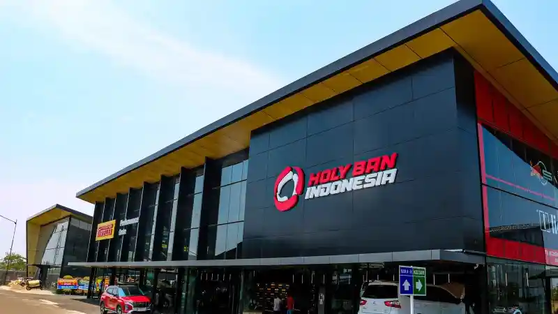 Berita - Holy Ban Buka Cabang Ke 10 Dan Semakin Kukuhkan Sebagai Mitra Strategis Pirelli