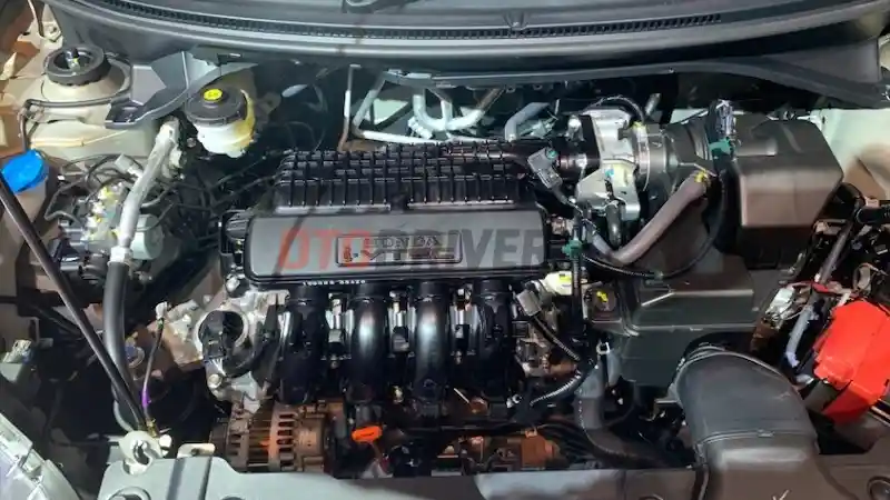 Foto - Komparasi Spek Suzuki XL7 VS Honda BR-V