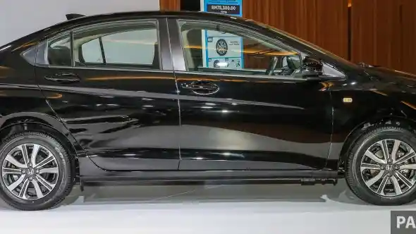 Foto - Honda City Facelift 2017 Rilis Di Malaysia, Begini Detailnya