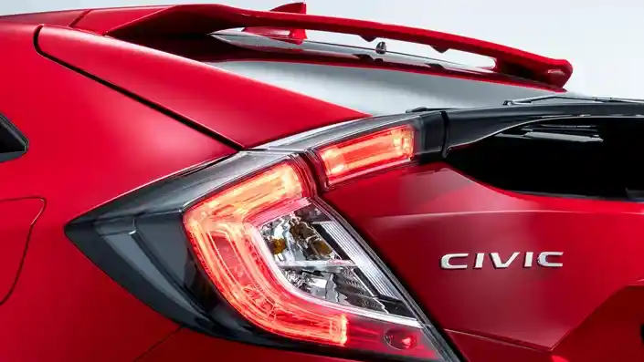 Foto - Ini Tampilan Resmi Honda Civic Turbo Hatchback Jelang Peluncuran 