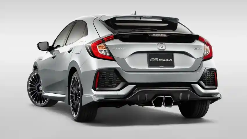 Foto - Honda Civic Turbo Hatchback Jadi Sangar Berkat Mugen 