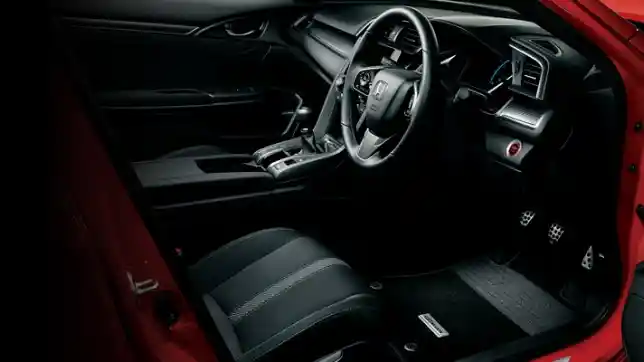 Foto - Honda Civic Turbo Hatchback Jadi Sangar Berkat Mugen 