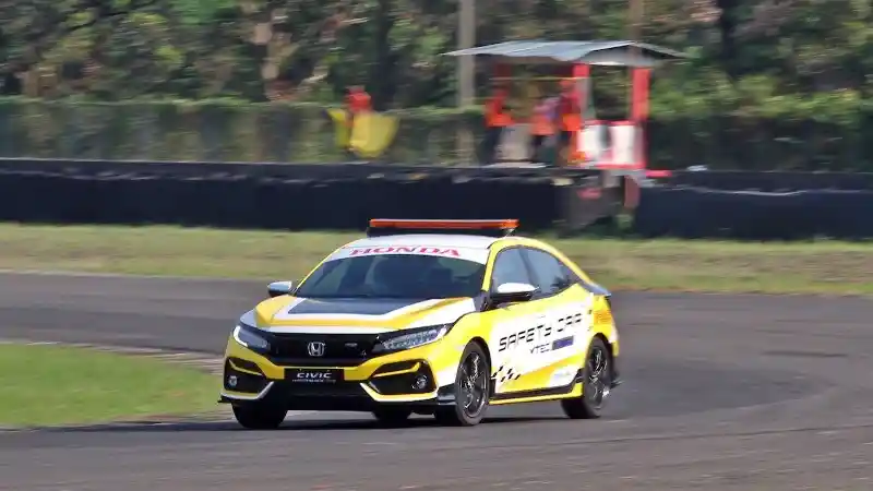 Berita - Beberapa Hal yang Membuat Honda Civic Turbo Layak Memandu Balap