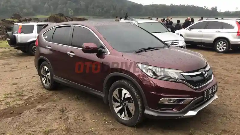 Foto - Komparasi Spek MG HS VS Honda CR-V, Mampukah HS Menantang CR-V?