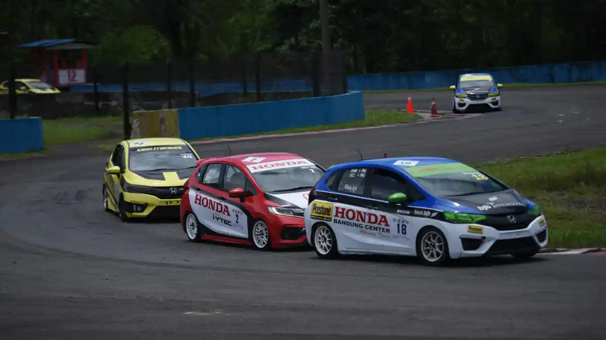 Berita - Honda Jazz Kembali "Disiksa" di Sirkuit Sentul Musim ini