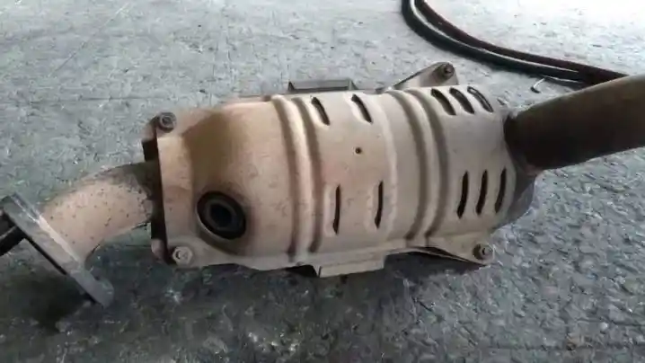 Foto - Selain Pipa Katalis, Masih Ingat Dengan Misteri Emblem Honda Jazz Gen 1?