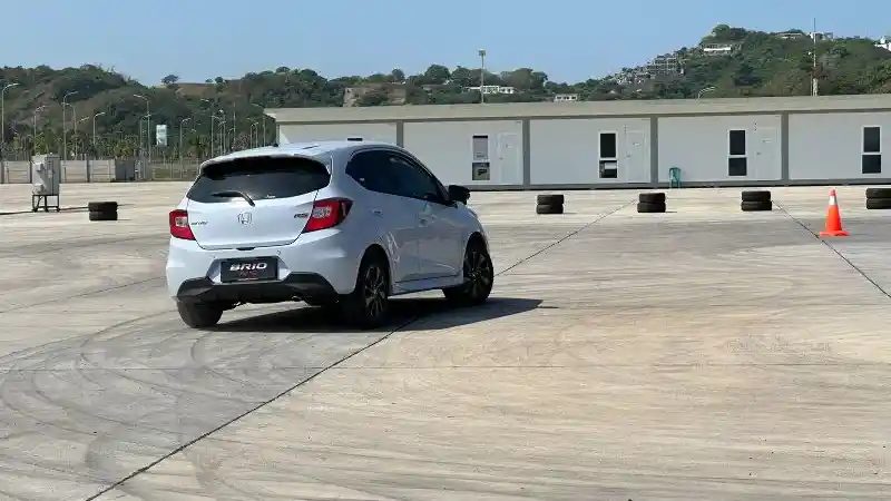 Foto - Honda Ajak Jajal Semua Varian RS dan Civic Type R di Mandalika 