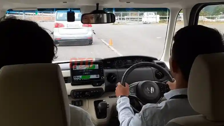 Tips - Tips Menjaga Konsentrasi saat Menyetir Selama Bulan Ramadan