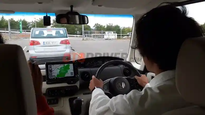 Foto - Waktu Berbuka Puasa Tiba Saat Berkendara? Ketahui Hal Ini