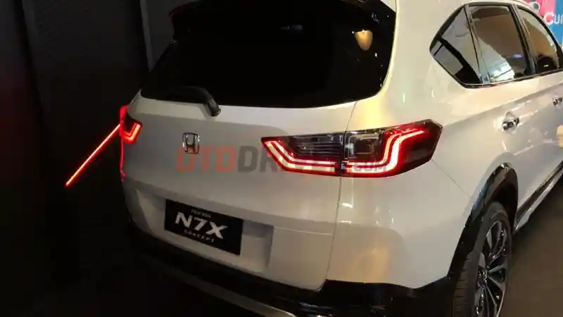 Foto - Jumpa Pertama Dengan Honda N7X Concept (8 FOTO)