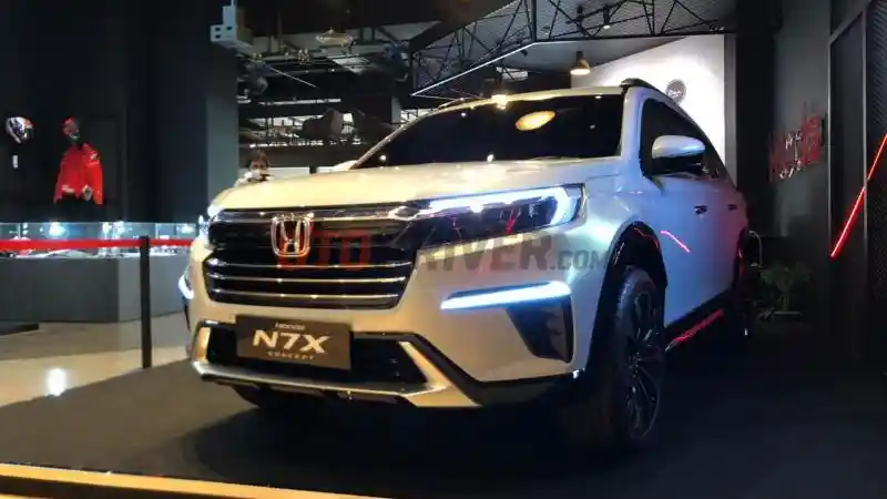 Foto - Kami Ukur Langsung Honda N7X Concept. Ini Dimensinya