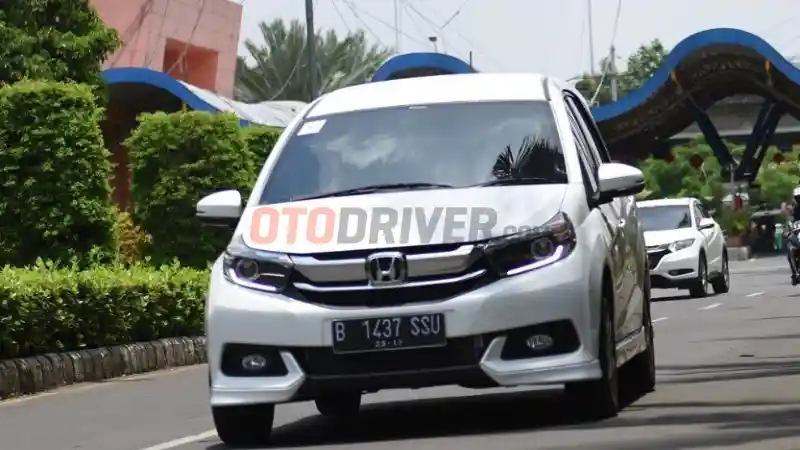 Foto - Beli Mobil Baru, Masyarakat Bisa Pilih Nomor Sendiri