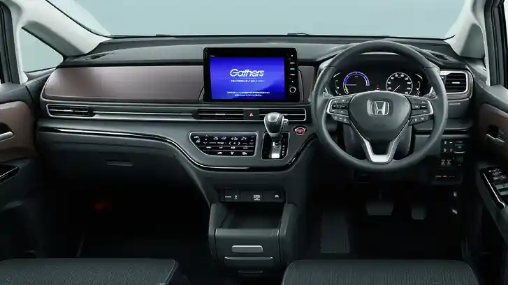Foto - Honda Odyssey Facelift Meluncur Di Jepang