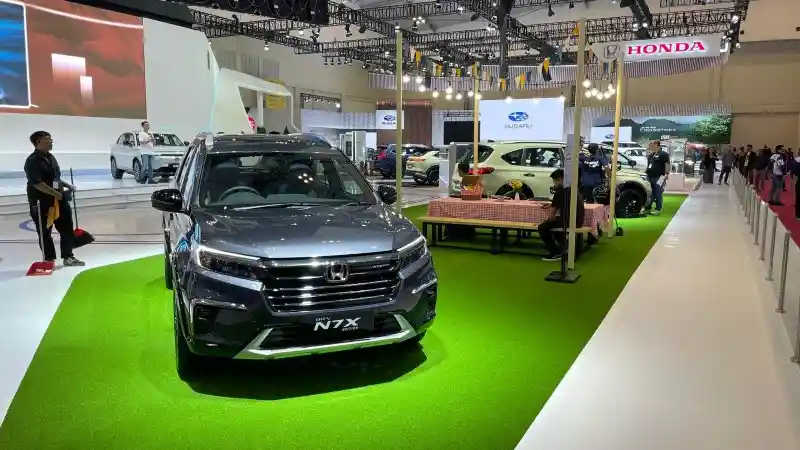 Foto - Melihat Rapor SPK Toyota, Honda, Dan Wuling Selama GIIAS 2024