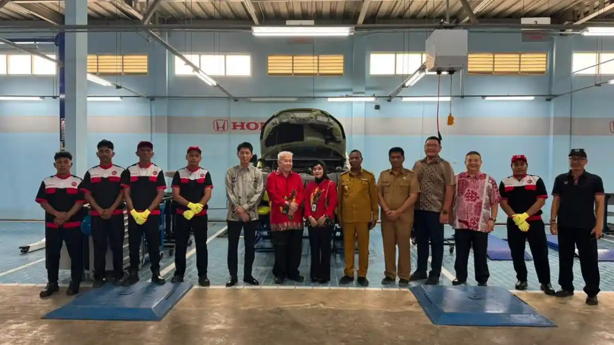 Foto - Honda Launching 5 Dealer Sekaligus Perkenalkan Layanan Mobil Bekas Bersertifikasi