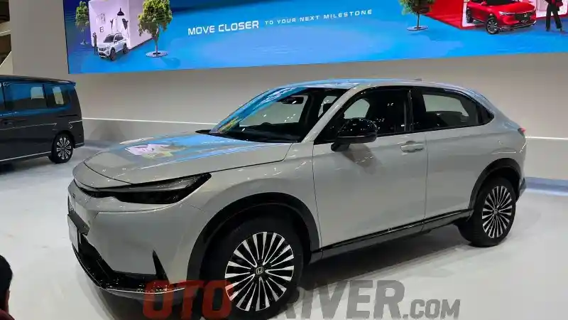 Foto - Honda Perkenalkan Stepwgn Dan e:N1 Di GIIAS 2024