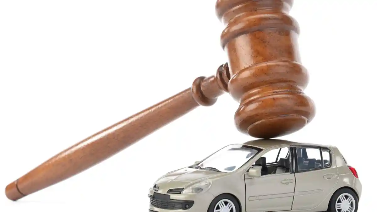 Used Car - Kondisi Mobil Anda Rusak Parah? Lelang saja. Begini Caranya