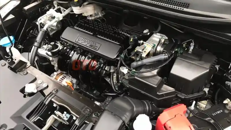 Foto - Komparasi Wuling Almaz VS Honda HR-V E CVT