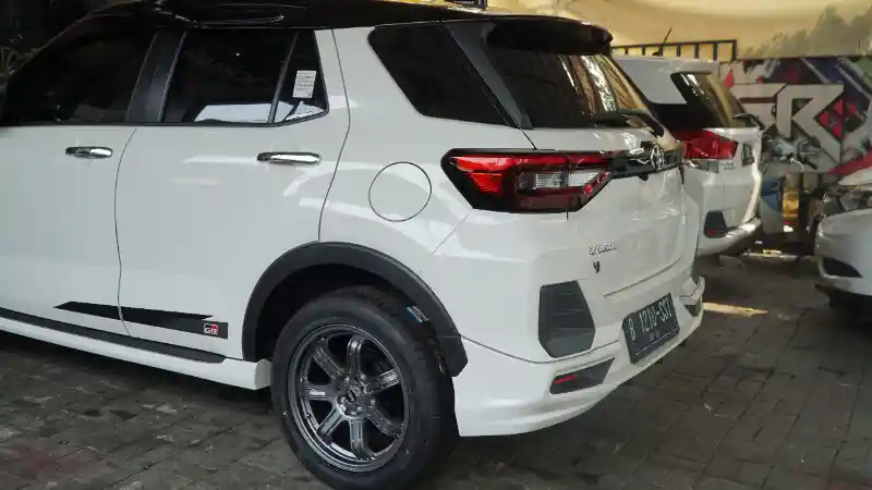 Foto - Pelek Aftermarket Ini Mungkin Pas Untuk Raize-Rocky