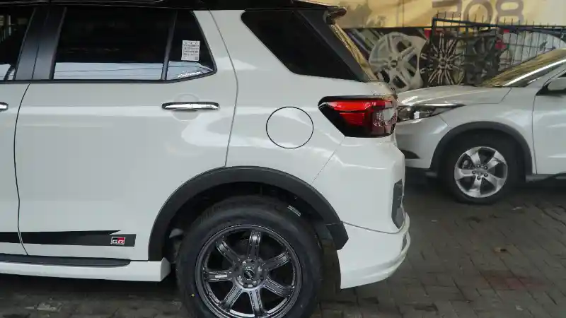 Foto - Pelek Aftermarket Ini Mungkin Pas Untuk Raize-Rocky