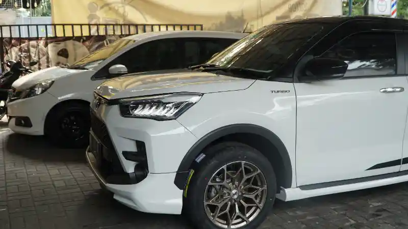 Foto - Pelek Aftermarket Ini Mungkin Pas Untuk Raize-Rocky