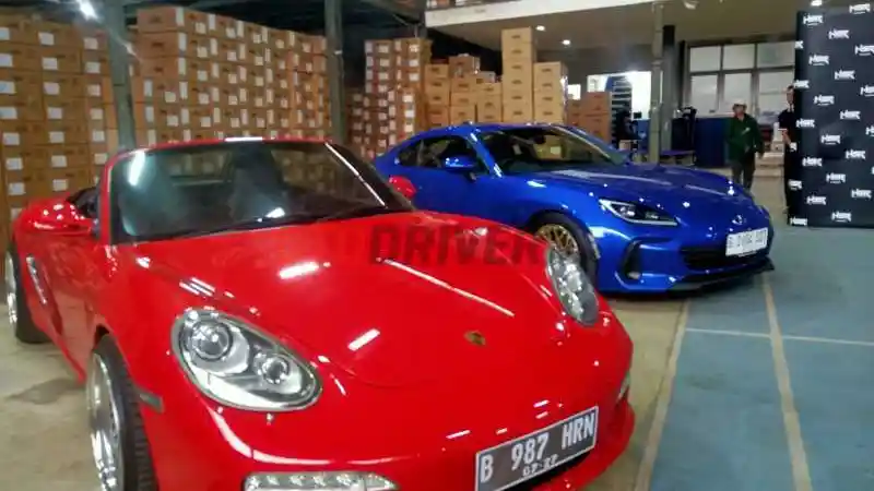 Tips - Mau Ganti Velg Mobil? Perhatikan Ini