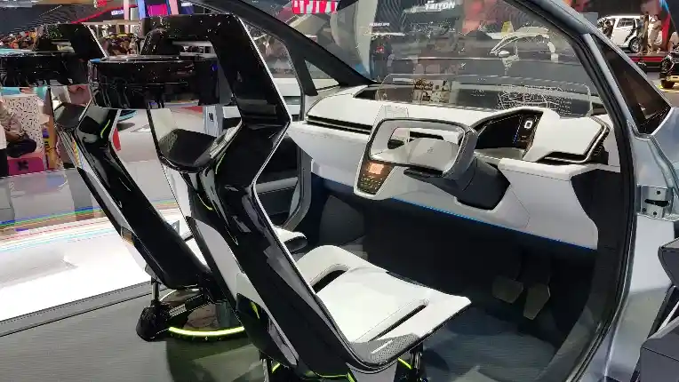 Foto - Mengintip Isi dan Fitur Konsep MPV Hybrid Daihatsu