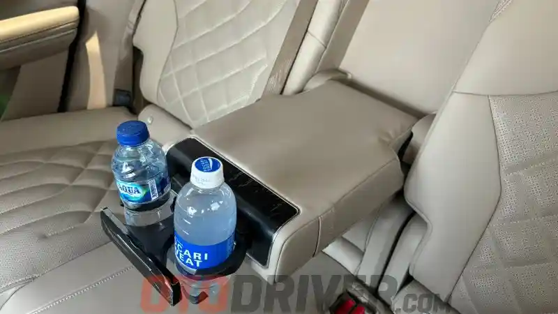 Foto - Cocok Buat Bos, Inilah 5 Fitur Mewah di Kursi Baris Kedua Hyptec HT