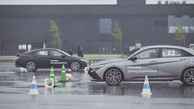 Foto - Menjajal Hyundai Avante N Langsung di Negeri Ginseng 