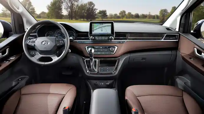 Foto - Hyundai H1 Akhirnya Ganti Wajah Setelah 10 Tahun