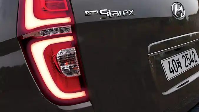 Foto - Hyundai H1 Akhirnya Ganti Wajah Setelah 10 Tahun
