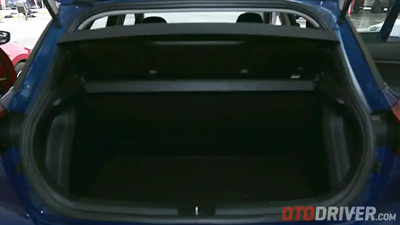 Foto - FIRST DRIVE: Hyundai i20 2016 A/T