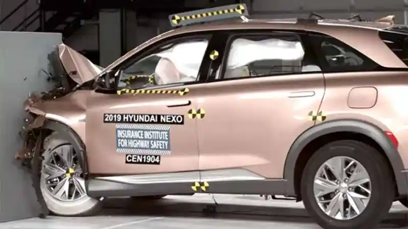 Crash Test - Inilah Mobil Fuel Cell Pertama Hyundai yang Uji Tabrak di Amerika Serikat
