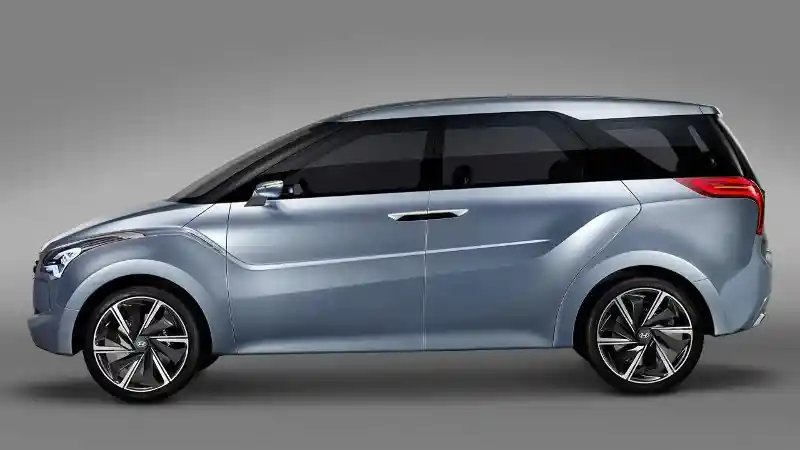 Berita - Stagazer LMPV 7 Seater Hyundai Lawan Xpander Cs