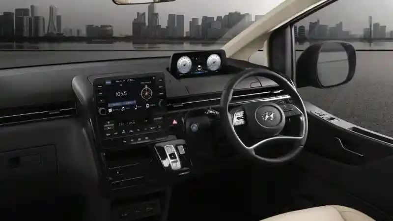 Foto - Hyundai Staria Tidak Akan Geser Dominasi Toyota Alphard