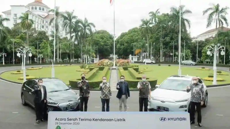 Foto - 2021 Masuk Era Mobil Listrik, Ini Tanggapan Gubernur Jawa Barat Ridwan Kamil