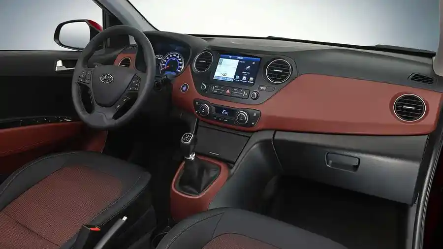 Foto - Hyundai i10 Facelift Kaya Akan Fitur, Cocok Melawan LCGC?