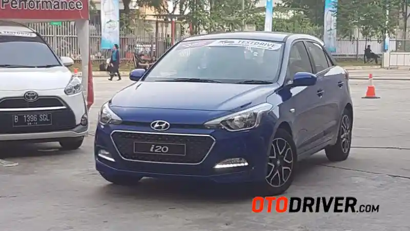 Foto - FIRST DRIVE: Hyundai i20 2016 A/T
