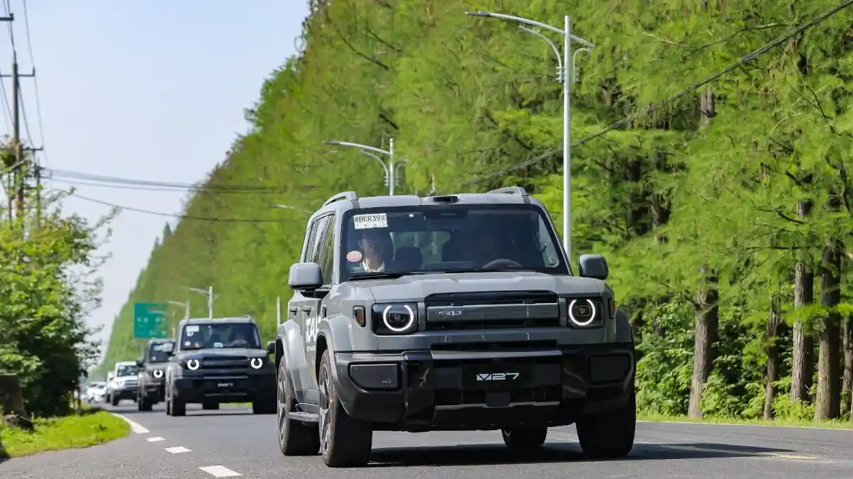 Berita - Mencoba iCar V27 REEV Di Kampung Halamannya