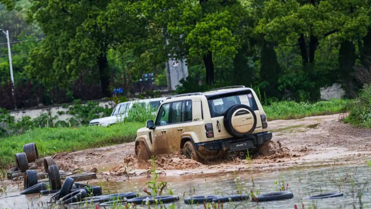 Foto - Mencoba iCar V27 REEV Di Kampung Halamannya