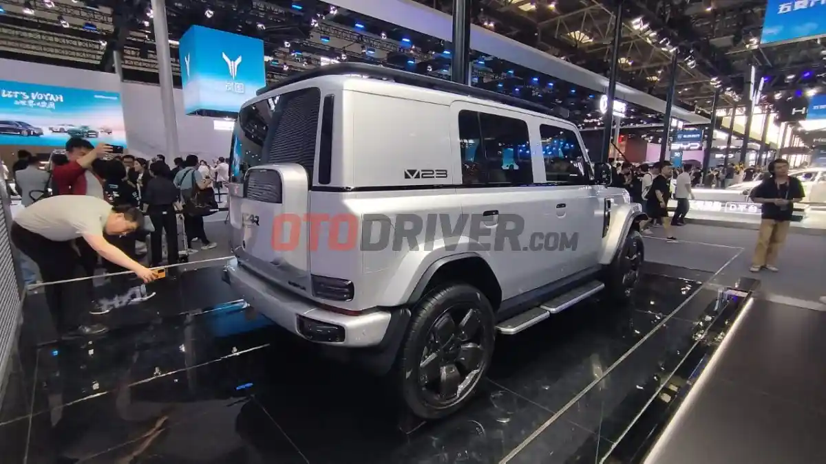 Foto - Chery J6 vs iCar V23: Persaingan SUV AWD Dari Payung Yang Sama