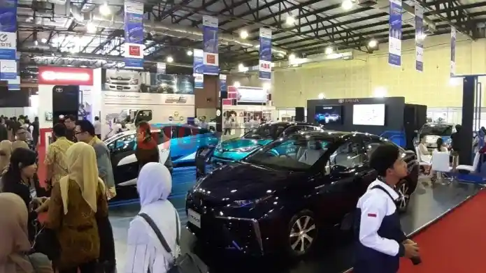 Foto - Untuk Pertamakalinya Pameran Khusus Mobil Listrik Digelar di Indonesia