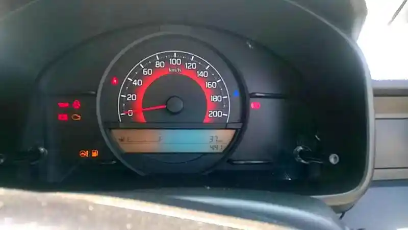 Foto - Suzuki Ignis Varian Paling Rendah di India Tak Pakai Power Window 