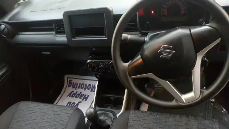 Foto - Suzuki Ignis Varian Paling Rendah di India Tak Pakai Power Window 