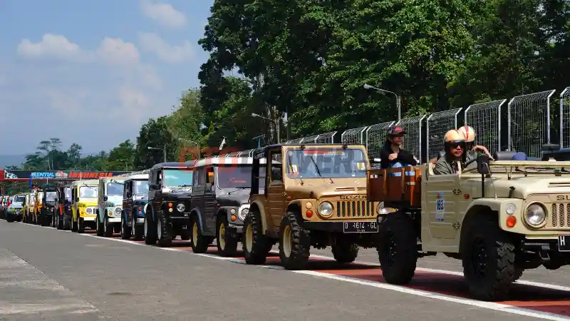 Foto - Indonesia Jimny Festival 2023, Bikin Rekor MURI